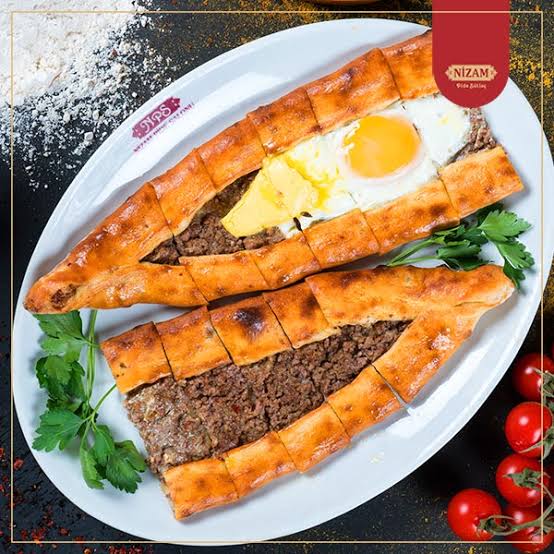 KIYMALI YUMURTALI PİDE